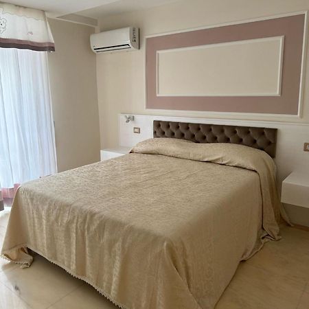 Bernini House Naples Hotel Exterior photo